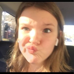 Meet your Posher, Cayla